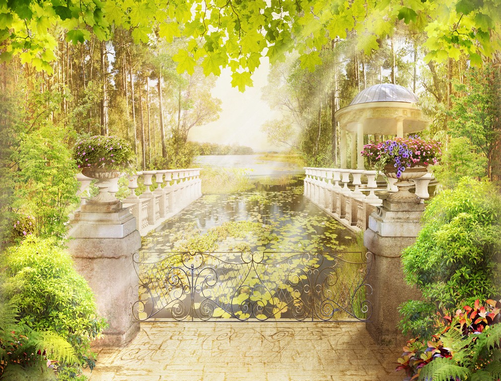 Парк с водоемом