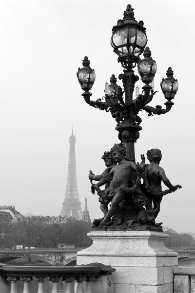 Фонарь в Париже