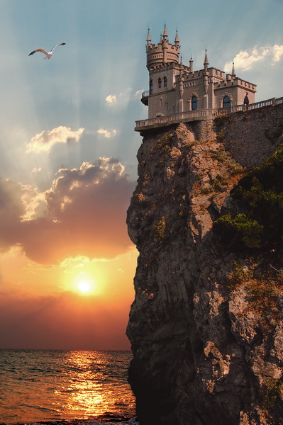 Вид на замок Ласточкино гнездо